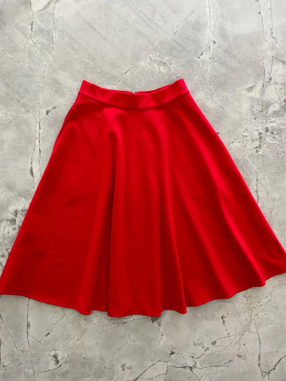 Retrolicious Charlotte Nova Swing Skirt in Red